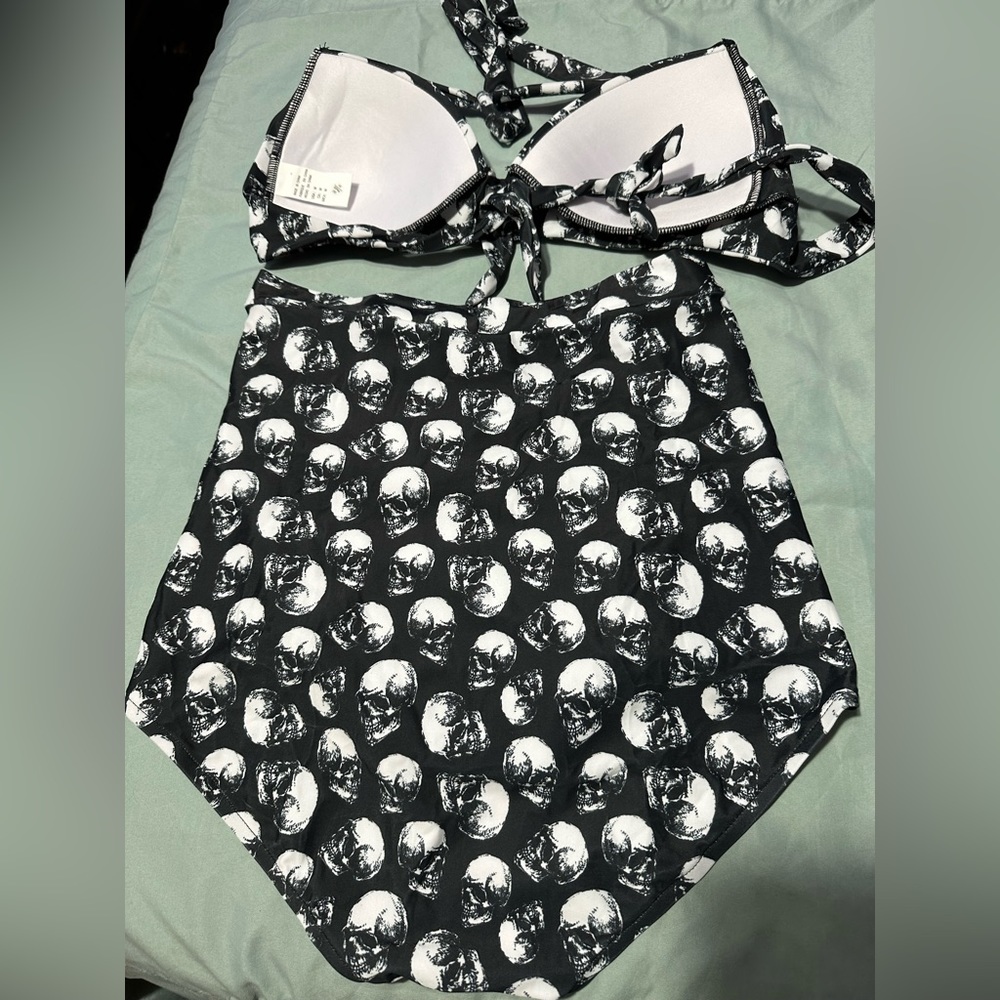 RETRO HIGH WAIST RUCHED HALTER TOP BIKINI size medium